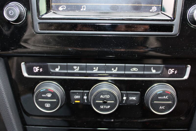 VOLKSWAGEN GOLF VII 2013