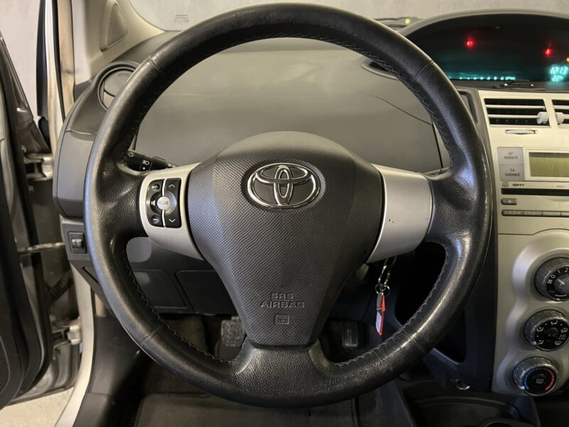TOYOTA YARIS II 1.4 D-4D 90 CH