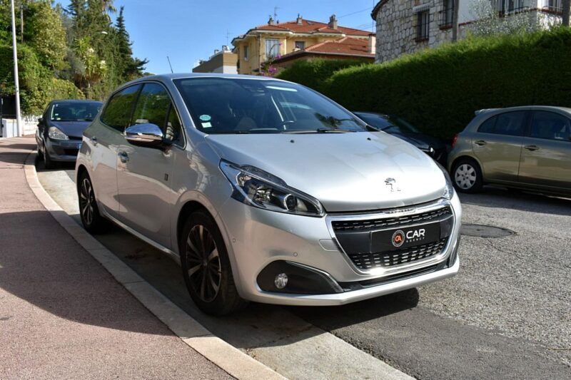 Faible km Peugeot 208 Tech édition 1.2L Citadine très faible consommation 