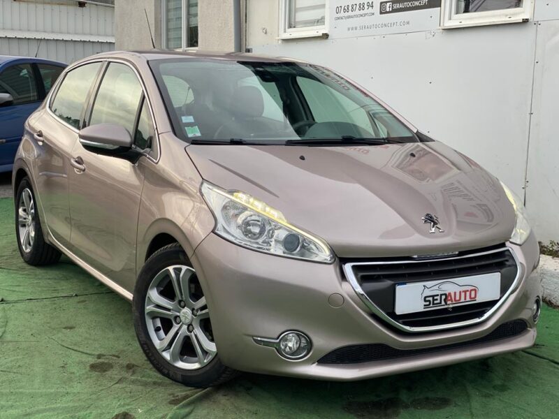 PEUGEOT 208 2012