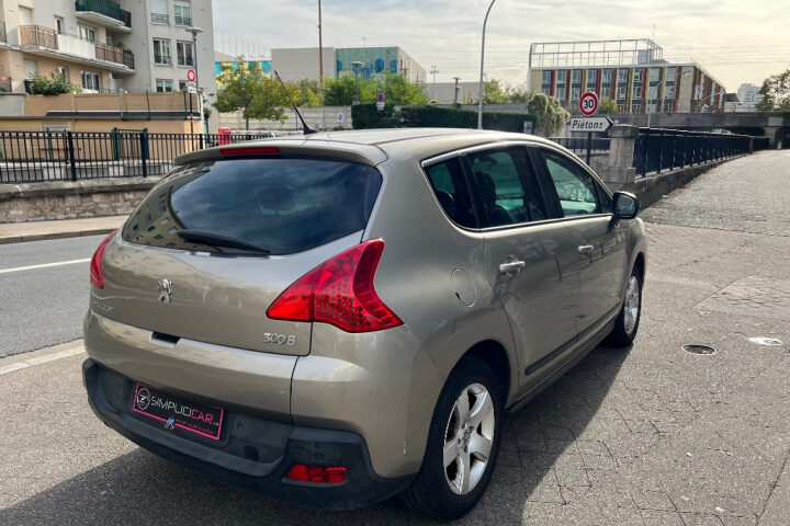 PEUGEOT 3008 2012