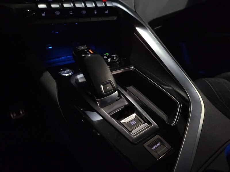 PEUGEOT 3008 2.0 BlueHDI 180ch EAT6 GT