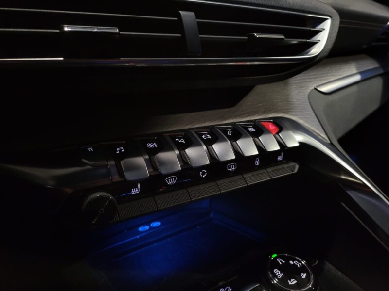 PEUGEOT 3008 2.0 BlueHDI 180ch EAT6 GT