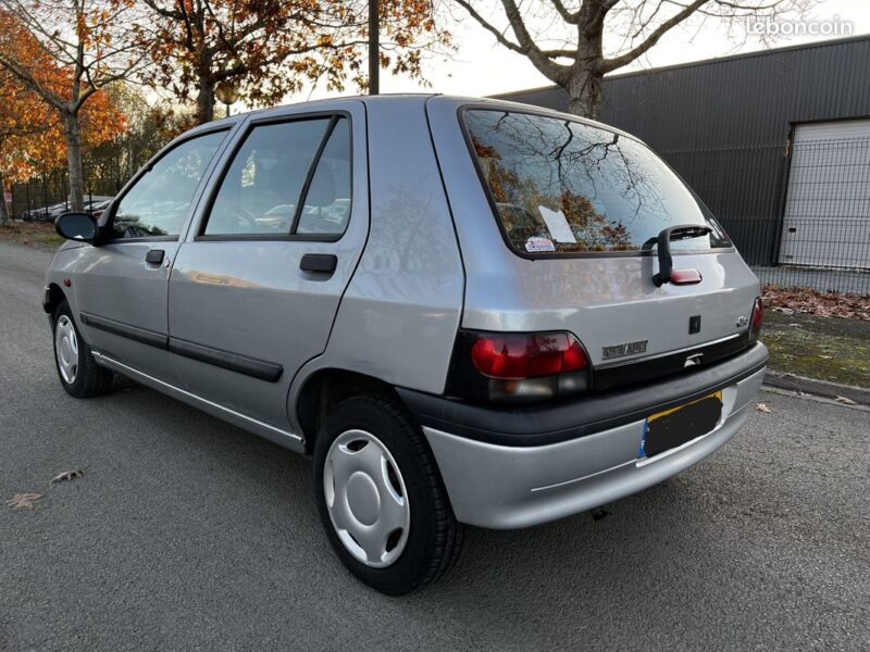 RENAULT CLIO 1997