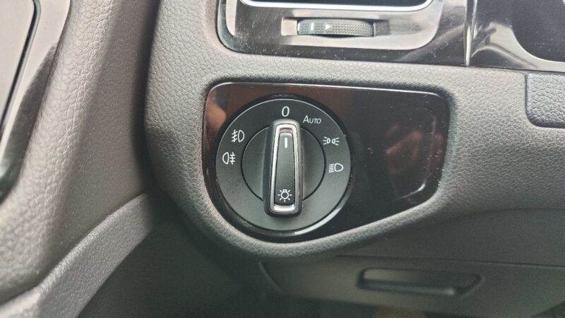 VOLKSWAGEN GOLF VII 1.6 TDI 110cv BVA R-LINE