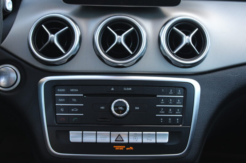 Mercedes GLA 180D Inspiration Garantie 12 mois