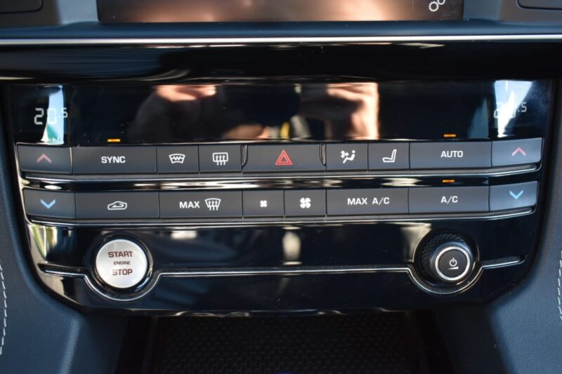 JAGUAR F-PACE 2018 R-SPORT GARANTIE 12 MOIS