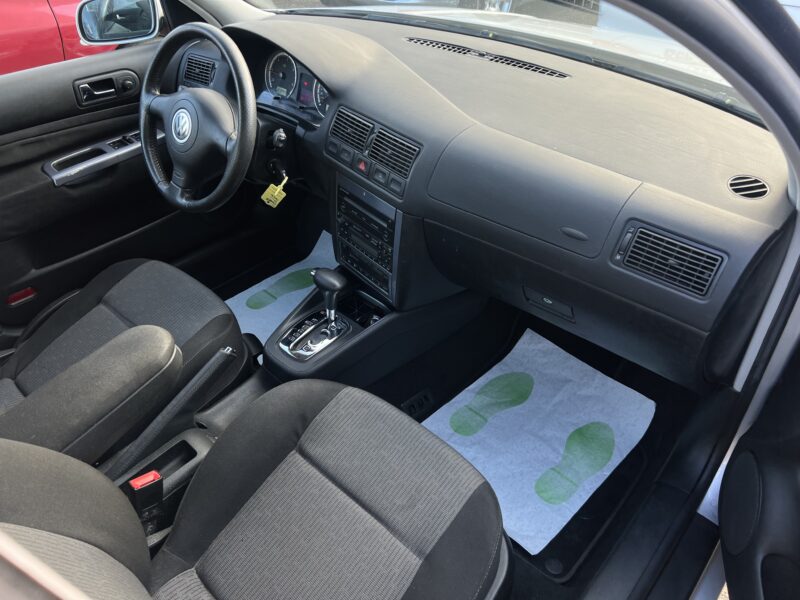 VOLKSWAGEN GOLF 4 1.9 TDI 100 Cv 1ERE MAIN / BOITE AUTO AMENAGE CONDUITE HANDICAPE - Garantie1an