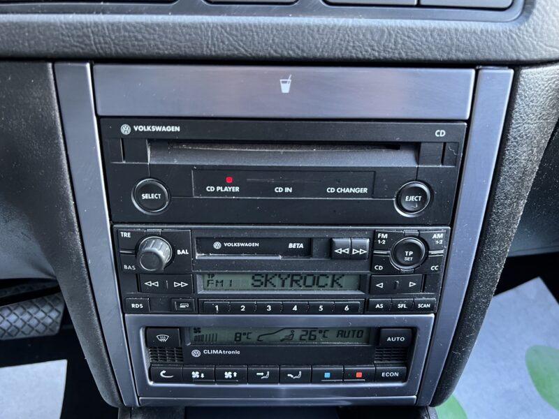 VOLKSWAGEN GOLF 4 1.9 TDI 100 Cv 1ERE MAIN / BOITE AUTO AMENAGE CONDUITE HANDICAPE - Garantie1an