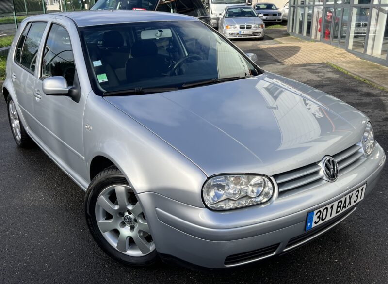 VOLKSWAGEN GOLF 4 1.9 TDI 100 Cv 1ERE MAIN / BOITE AUTO AMENAGE CONDUITE HANDICAPE - Garantie1an