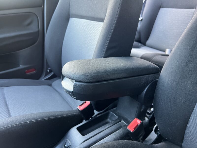 VOLKSWAGEN GOLF 4 1.9 TDI 100 Cv 1ERE MAIN / BOITE AUTO AMENAGE CONDUITE HANDICAPE - Garantie1an