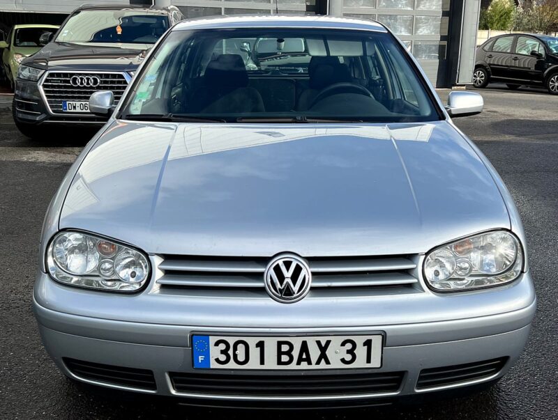 VOLKSWAGEN GOLF 4 1.9 TDI 100 Cv 1ERE MAIN / BOITE AUTO AMENAGE CONDUITE HANDICAPE - Garantie1an
