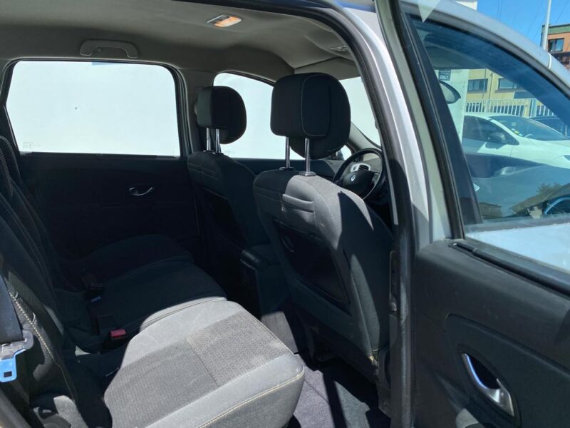 RENAULT SCÉNIC III 2010