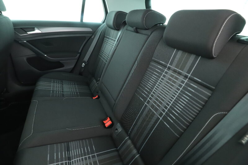 VOLKSWAGEN GOLF 7 LOUNGE TDI 110  2016