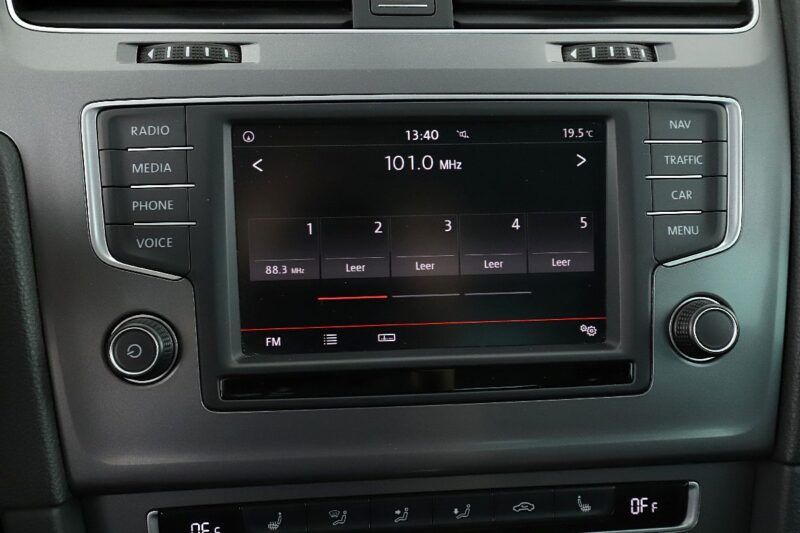 VOLKSWAGEN GOLF 7 LOUNGE TDI 110  2016