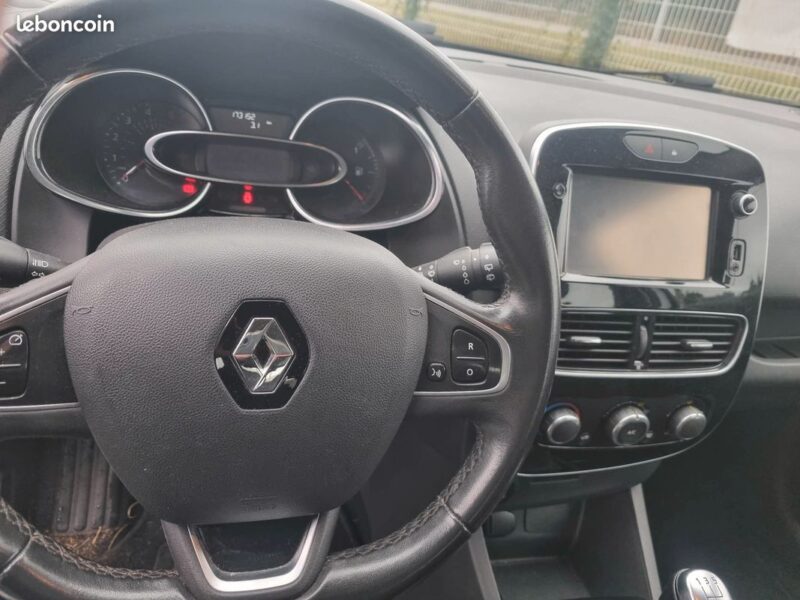 RENAULT CLIO 2016