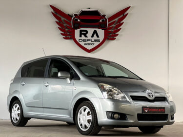 TOYOTA COROLLA Verso 1.8 Team 7 places