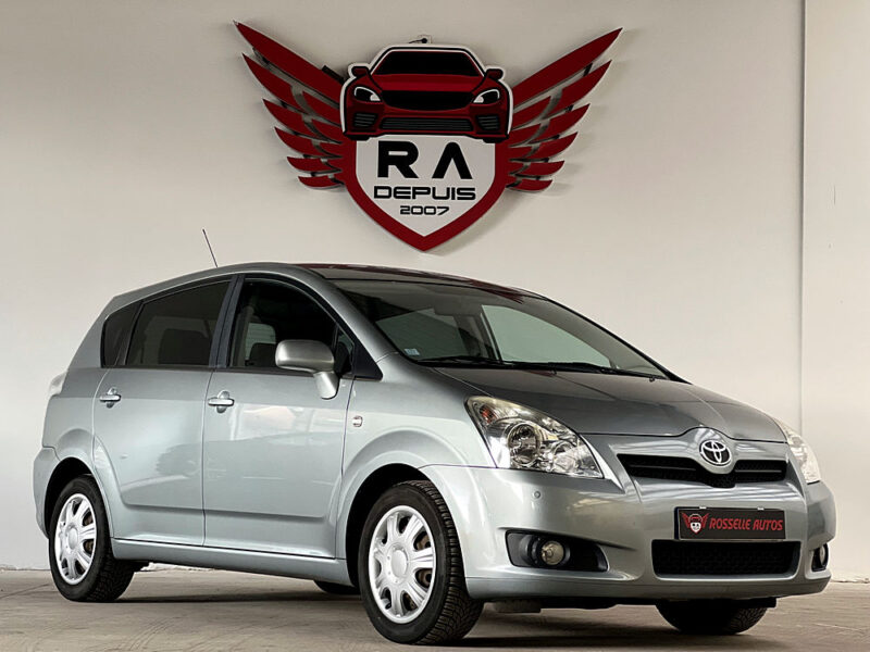 TOYOTA COROLLA Verso 1.8 Team 7 places