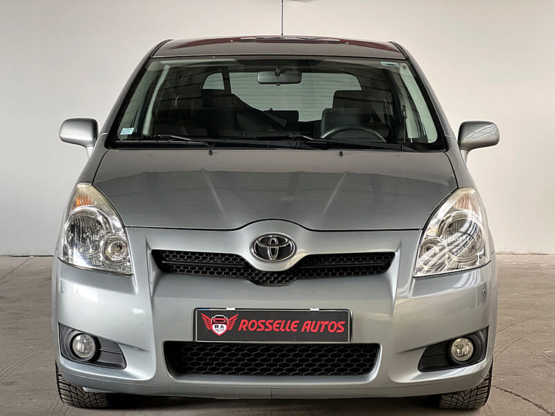 TOYOTA COROLLA Verso 1.8 Team 7 places