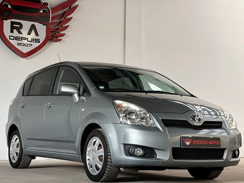 TOYOTA COROLLA Verso 1.8 Team 7 places