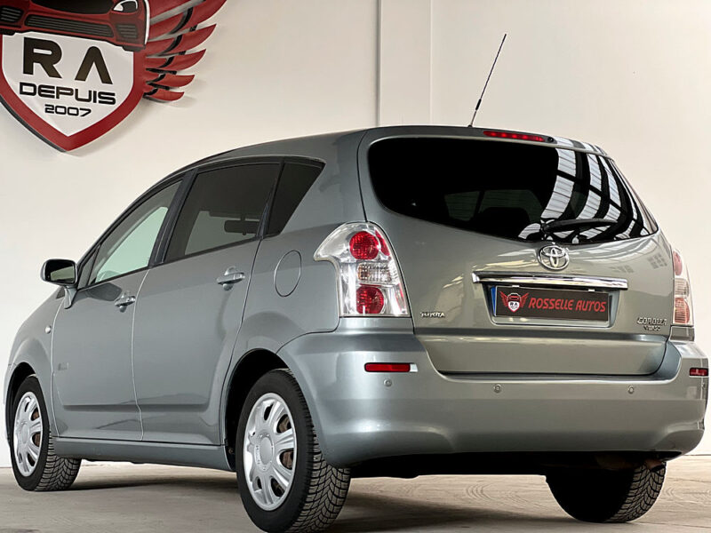 TOYOTA COROLLA Verso 1.8 Team 7 places