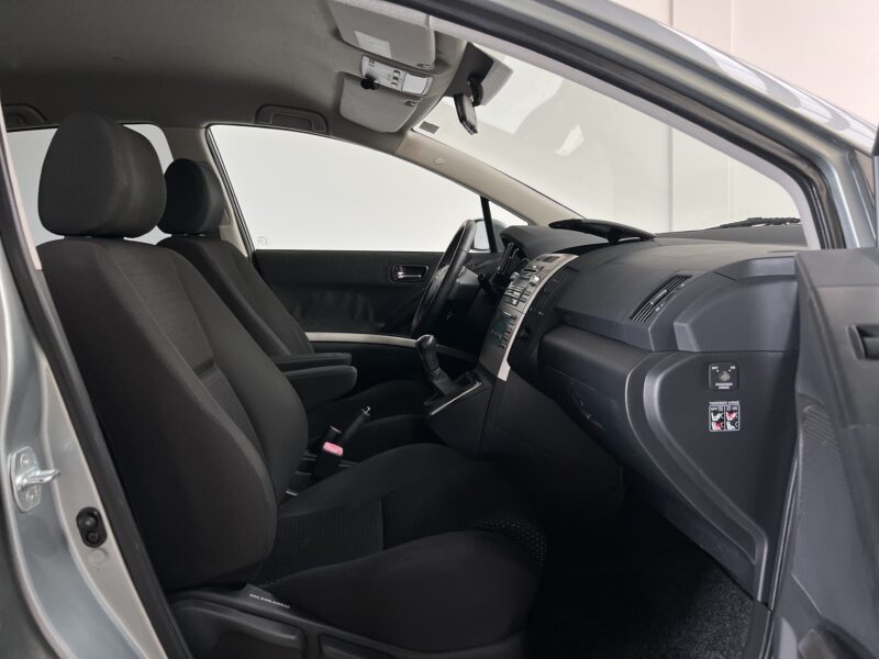 TOYOTA COROLLA Verso 1.8 Team 7 places