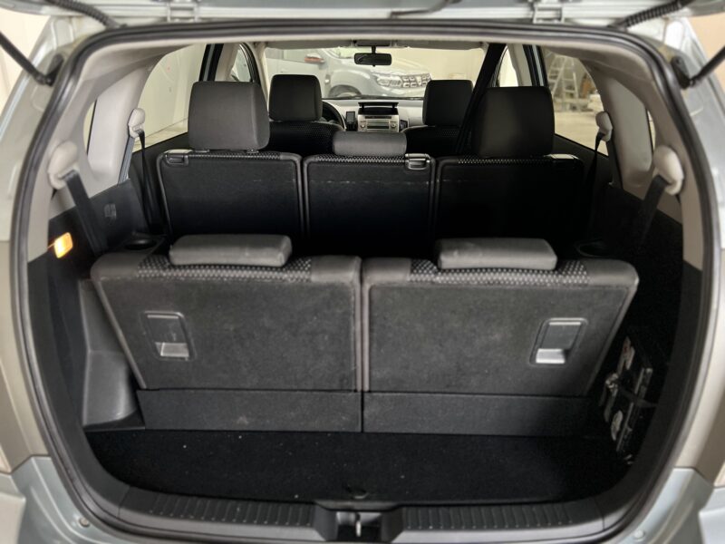 TOYOTA COROLLA Verso 1.8 Team 7 places