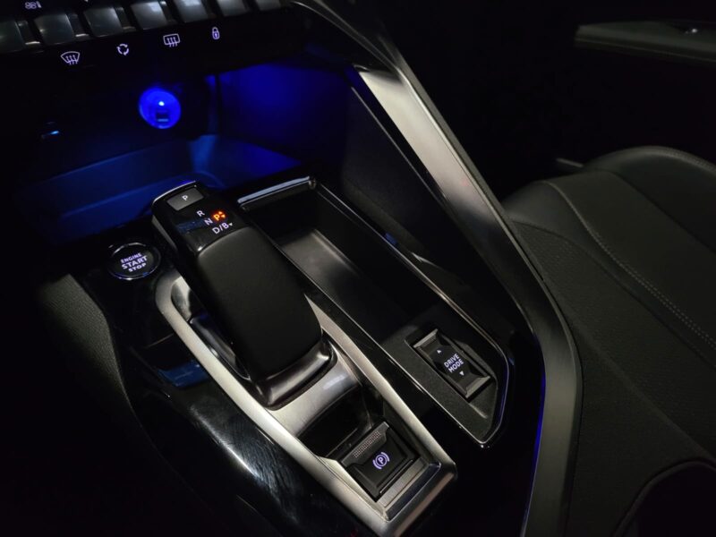 PEUGEOT 3008 GT 225cv 2022 TOIT OUVRANT CARPLAY 