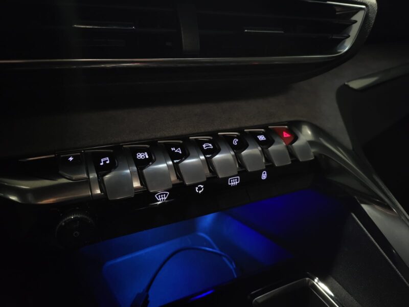 PEUGEOT 3008 GT 225cv 2022 TOIT OUVRANT CARPLAY 