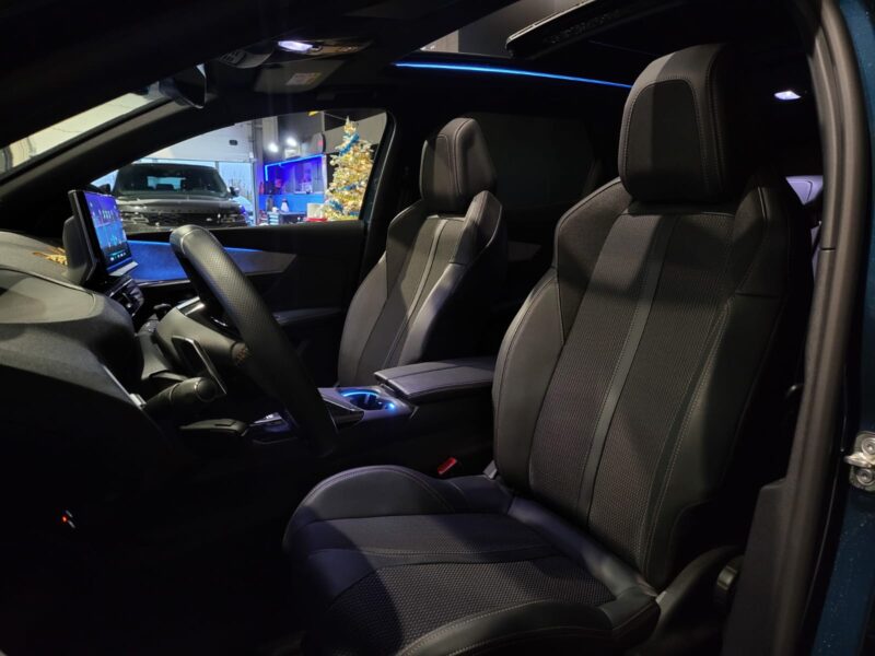 PEUGEOT 3008 GT 225cv 2022 TOIT OUVRANT CARPLAY 