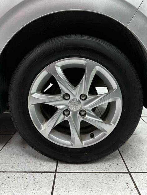 PEUGEOT 208 1.4 Hdi 70 Style