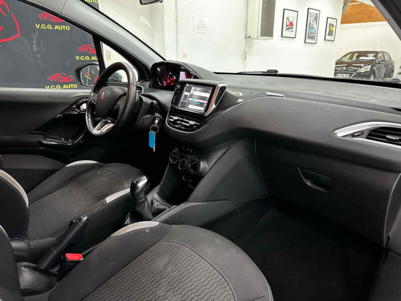 PEUGEOT 208 1.4 Hdi 70 Style