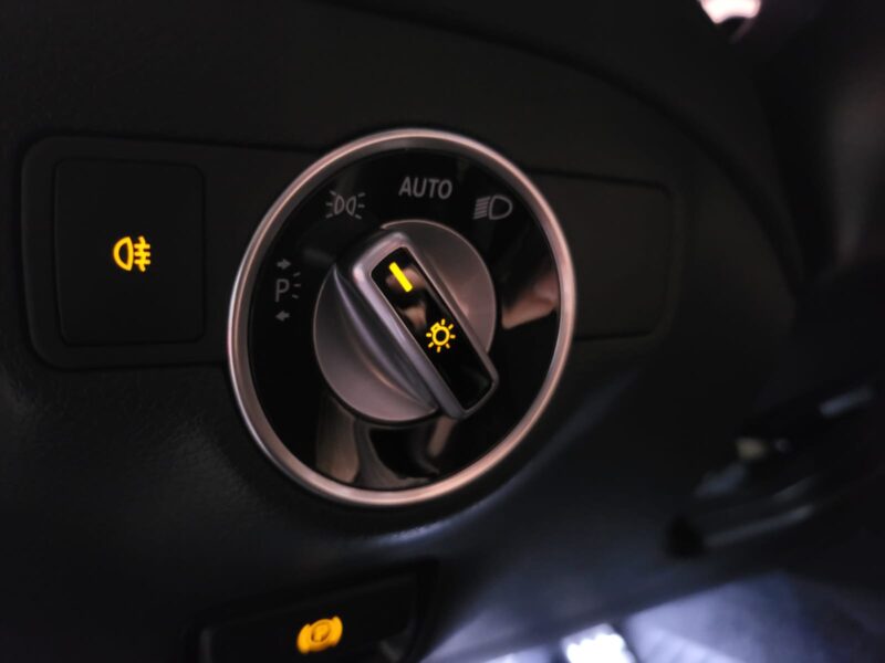 MERCEDES CLA  200 156cv FASCINATION BVA /TOIT OUVRANT/SIEGES ELECTRIQUES