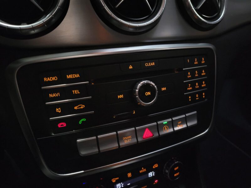 MERCEDES CLA  200 156cv FASCINATION BVA /TOIT OUVRANT/SIEGES ELECTRIQUES