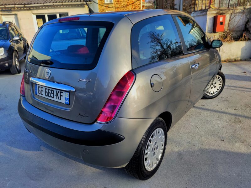LANCIA YPSILON 2005