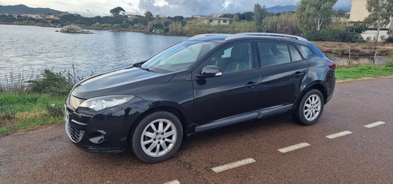 RENAULT MEGANE III Grandtour 2012