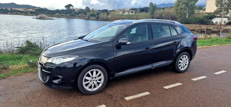 RENAULT MEGANE III Grandtour 2012