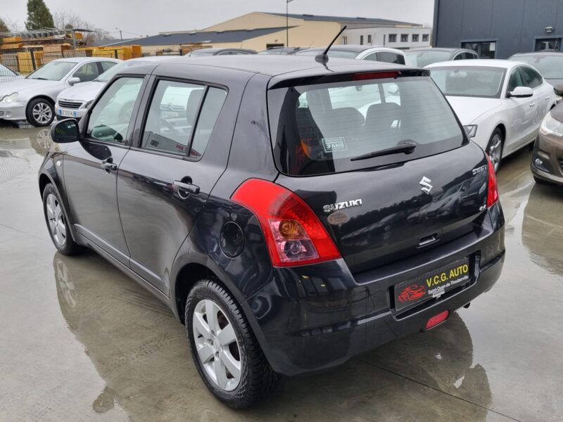 SUZUKI SWIFT III 1.3i 92 4x4  CONFORT