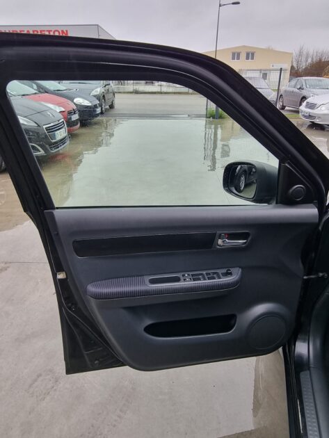 SUZUKI SWIFT III 1.3i 92 4x4  CONFORT