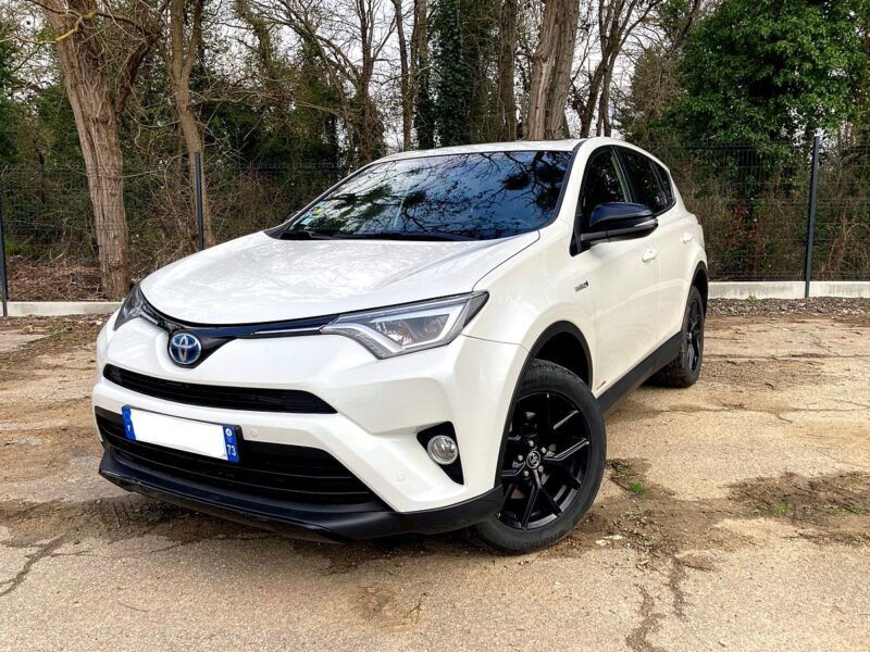 TOYOTA RAV4 - 2.5 VTi - 197 HYBRIDE - 155ch - 4WD BLACK EDITION