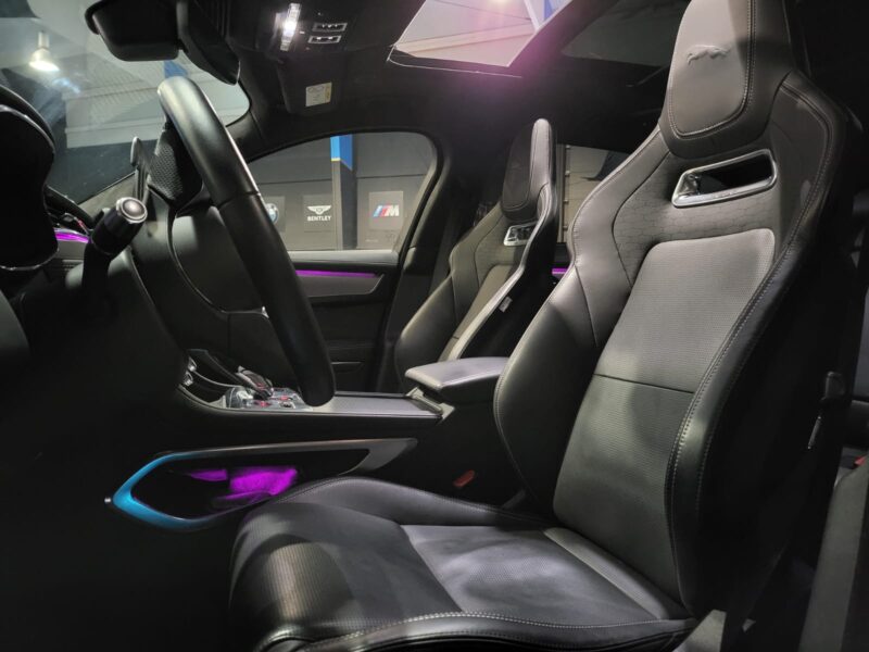 JAGUAR F-PACE P400e Hybrid 404cv TOIT OUVRANT CARPLAY FINITION SPORT