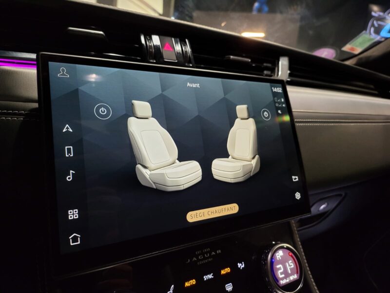 JAGUAR F-PACE P400e Hybrid 404cv TOIT OUVRANT CARPLAY FINITION SPORT