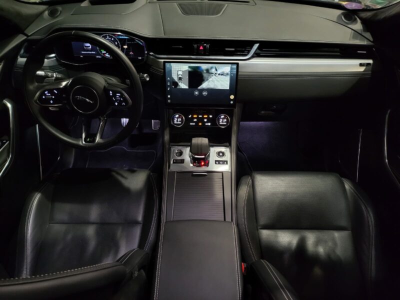 JAGUAR F-PACE P400e Hybrid 404cv TOIT OUVRANT CARPLAY FINITION SPORT