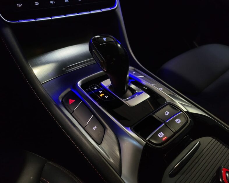 MG EHS Hybrid 258cv TOIT OUVRANT CARPLAY 