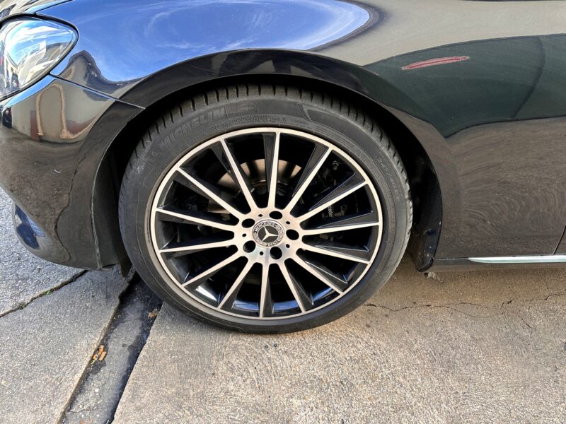 MERCEDES CLASSE E 220 CDI 194 CV (ce vehicule n'a pas servie pour VTC ni LOCATION) 