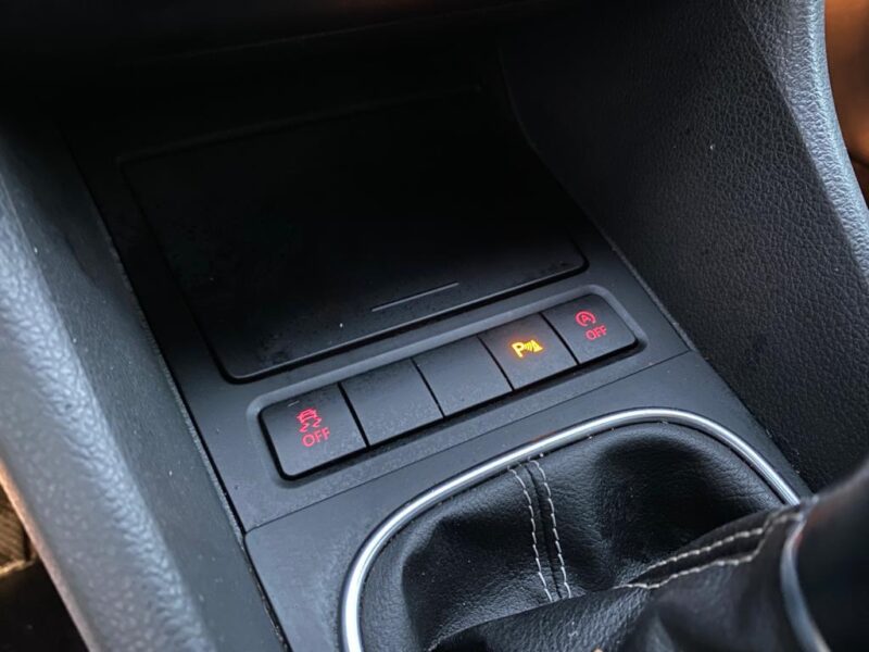 VOLKSWAGEN GOLF VI 2012