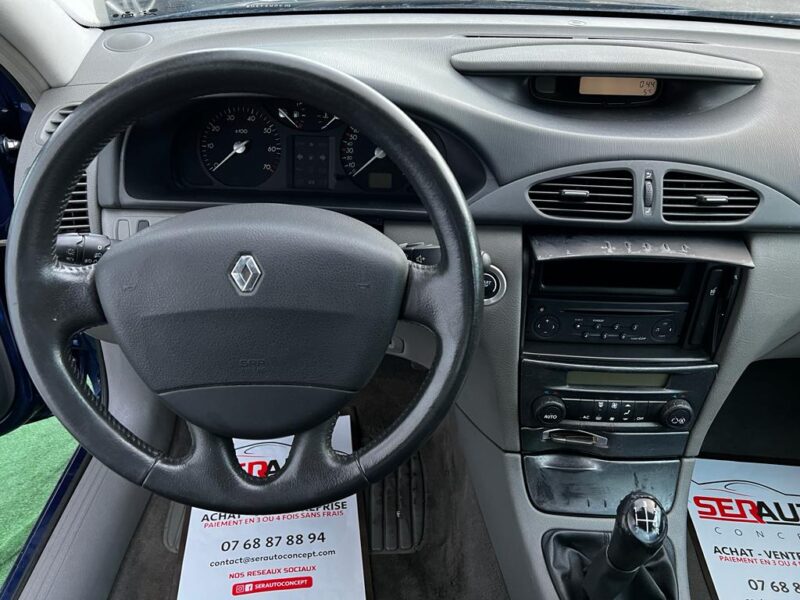 RENAULT LAGUNA II 2001