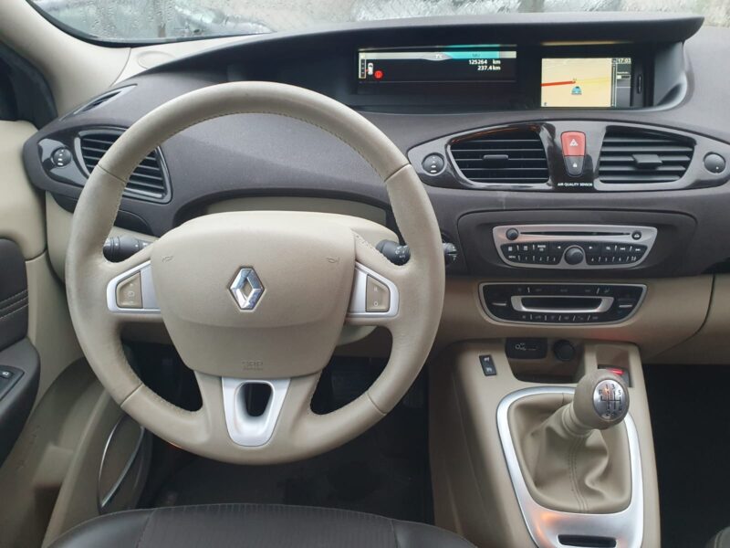 RENAULT MEGANE SCENIC 2011