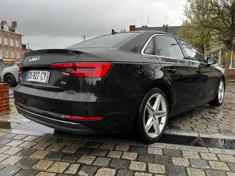 AUDI A4 B9 2015