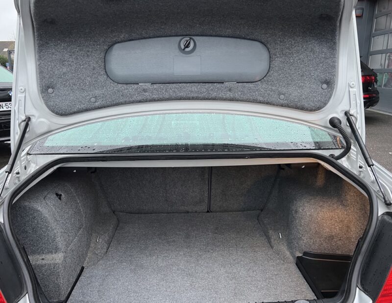 BMW SERIE 3 E46 330 Ci COUPE 3.0 6 CYLINDRES 231 Cv 1ERE MAIN / BOITE AUTO 88 200 Kms - Garantie1an